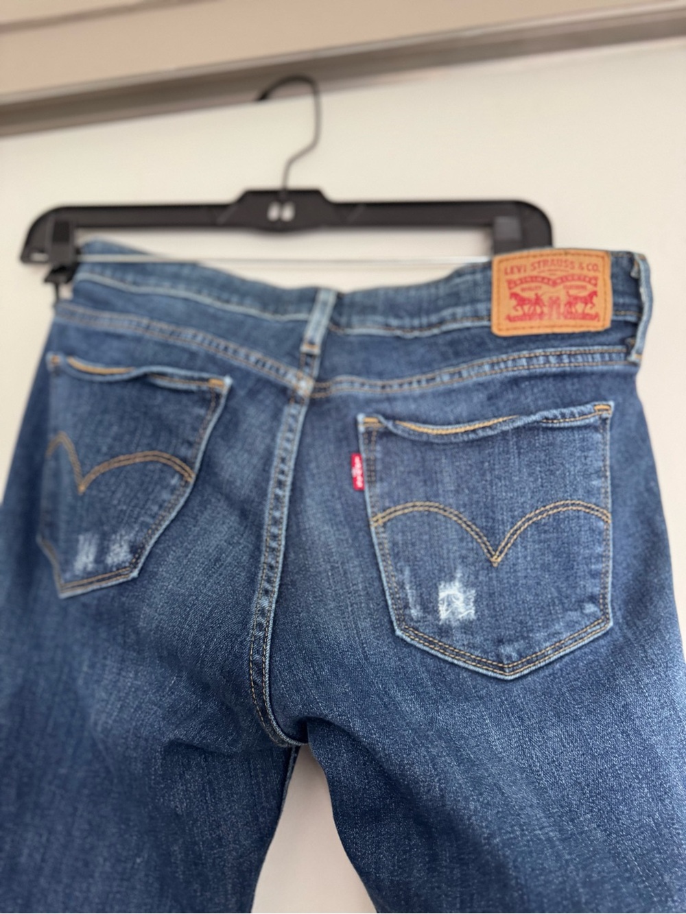 Levi’s 711 Skinny - Dark Blue Distressed Skinny Jeans - Picture 2 of 3
